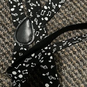 Music note suspenders